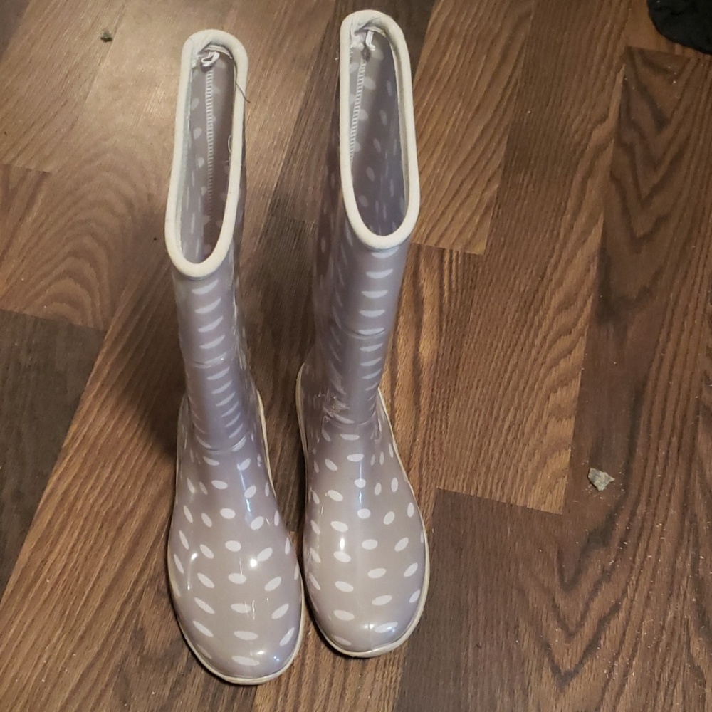 Rain boots